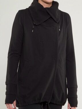 Lululemon Gratitude Wrap in Black Size 8